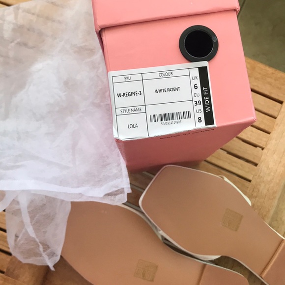 Beautiful NWT women’s slip on - Picture 5 of 7